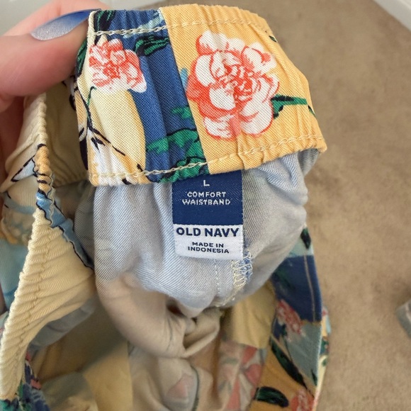 Old Navy Floral Shirt and Shorts Set - Blue, Yellow, Red - Picture 4 of 6